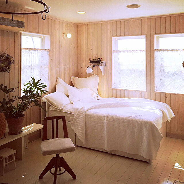 satochanのニトリ-セミダブル ベッドフレーム(アザン WH チェスト40) の家具・インテリア写真