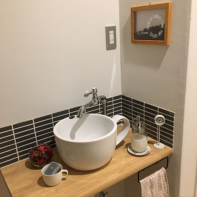 ikuのインクコーポレーション-コーヒーカップ型の洗面ボウル 排水栓付属 の家具・インテリア写真