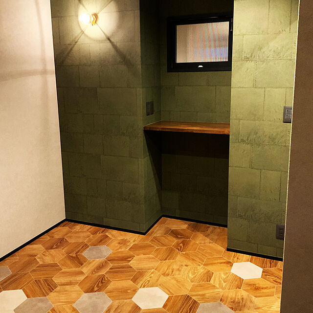 bono3bonoの-シンコール (Sincol) アクセント壁紙 Acme Furniture コラボレーション BA3102 腰壁向け(1.5m) ミリタリーパッチワークの家具・インテリア写真