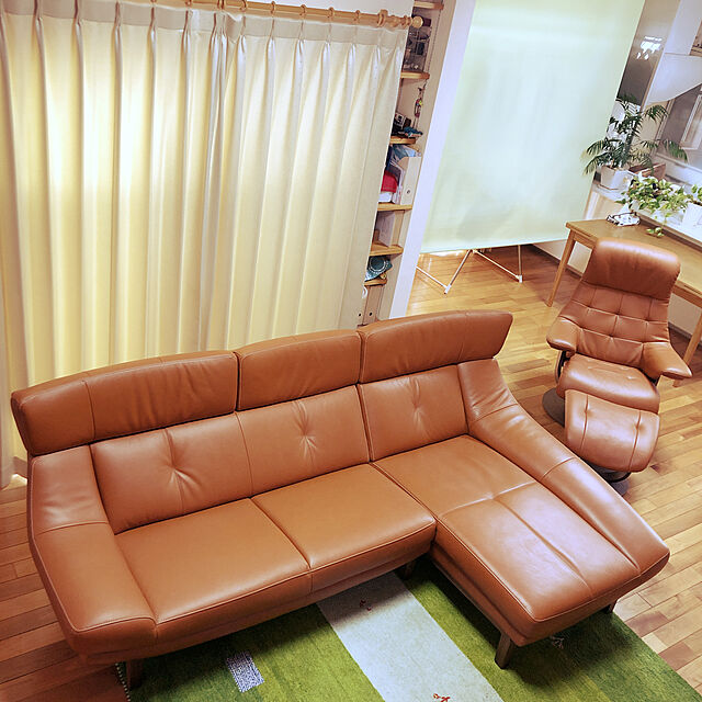 ryutomizuの-カリモク ZU46モデル ZU4628 ZU4649 シェーズロング ハイバック 本革張りソファ 肘掛椅子ロング カウチソファ 日本製家具の家具・インテリア写真