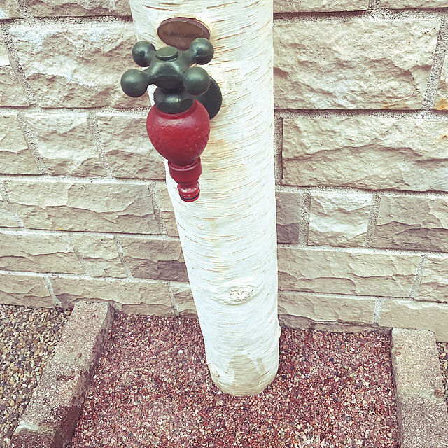 raraの-ガーデンタップ『いちご』 723-800 カクダイ 水栓金具 ガーデン ハンドル ガーデン用水栓 蛇口 屋外の家具・インテリア写真