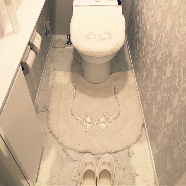 chibirenの-トイレマット おしゃれ 可愛いベルティーユ トイレマット72×68cm ホワイト グレイ ルーブルダールの家具・インテリア写真