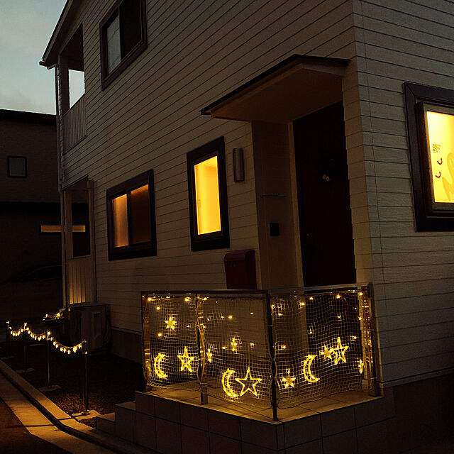 koko_hikaの-Lolay LED ソーラー イルミネーションライト 星 月 ストリングライト カーテンライ ト IP65防水 8種類モード リモコン付 電飾 クリスマス 飾り ライト 自動点灯 消灯 1パック (warm color)の家具・インテリア写真