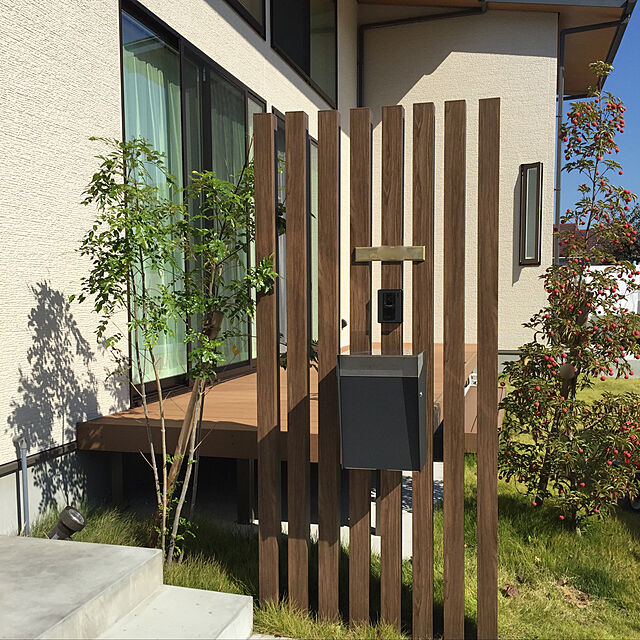 myu3333の-サンノゼ・トール(壁掛け) ポスト 郵便ポスト 壁付け 戸建 郵便受け アメリカン 防水 ステンレス製 木目調 大型 大容量 鍵付き 日本製の家具・インテリア写真