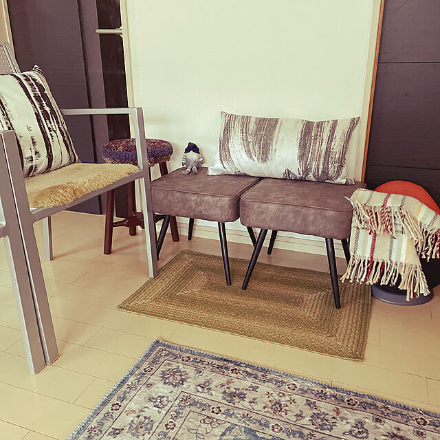 RAGIの萩原-Ｃａｍｅｏ （カメオ）アンティーク絨毯風ラグ １９０×１９０ｃｍ m12526の家具・インテリア写真