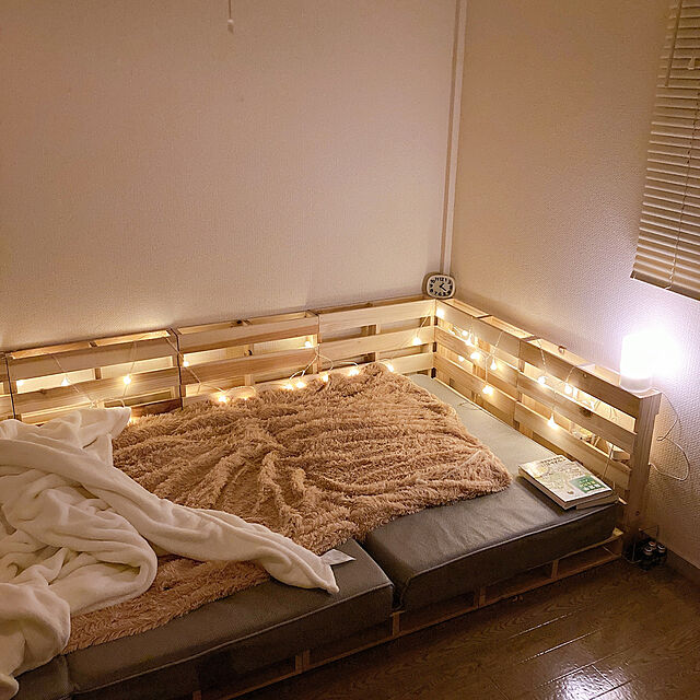haruの-パレット パレットベッド ベッドフレーム ダブル 木製 杉 正方形 12枚 無塗装 DIY ベッド おしゃれ ローベッド すのこベッド 木製パレット ナチュラル すのこ | すのこベット ベット スノコベッド スノコ ダブルベッドの家具・インテリア写真
