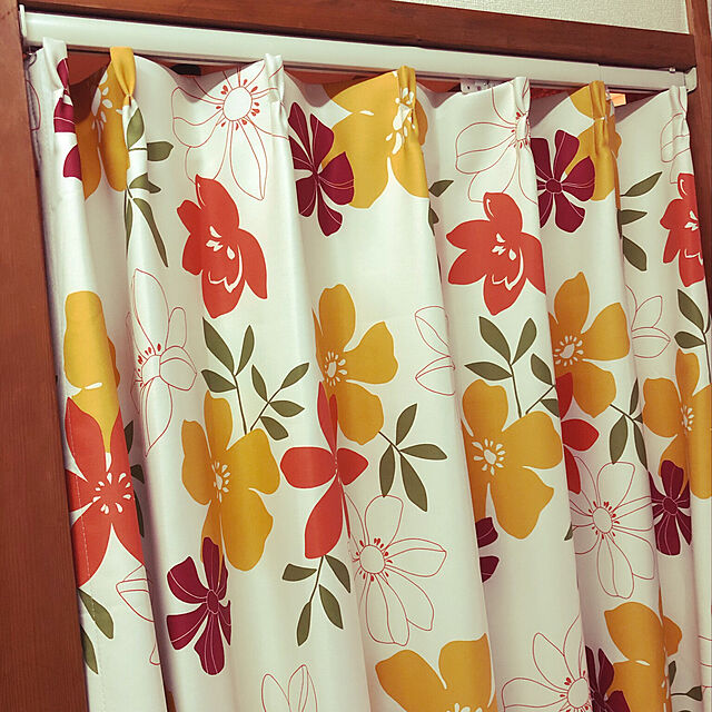 suzuのニトリ-（1枚入り）遮光2級カーテン(イーニー イエロー 100X140X1) の家具・インテリア写真