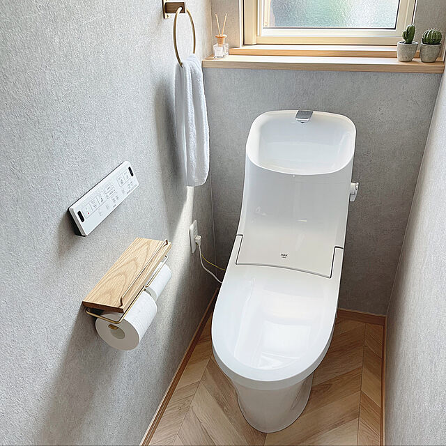 ri__.homeの-【日本製】真鍮 タオルハンガー 丸 [ D.Brass ]タオルリング キッチン トイレ 洗面所 壁 木製の家具・インテリア写真