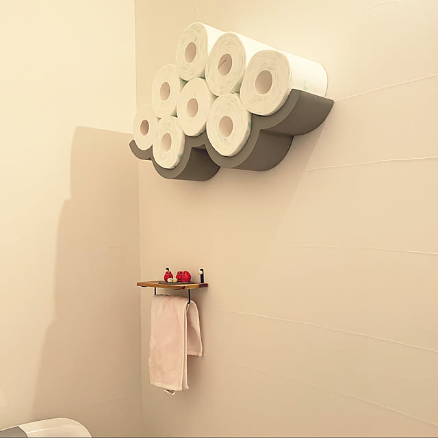 uttanのLyon Beton-Cloud Toilet Paper Holder by Lyon Betonの家具・インテリア写真