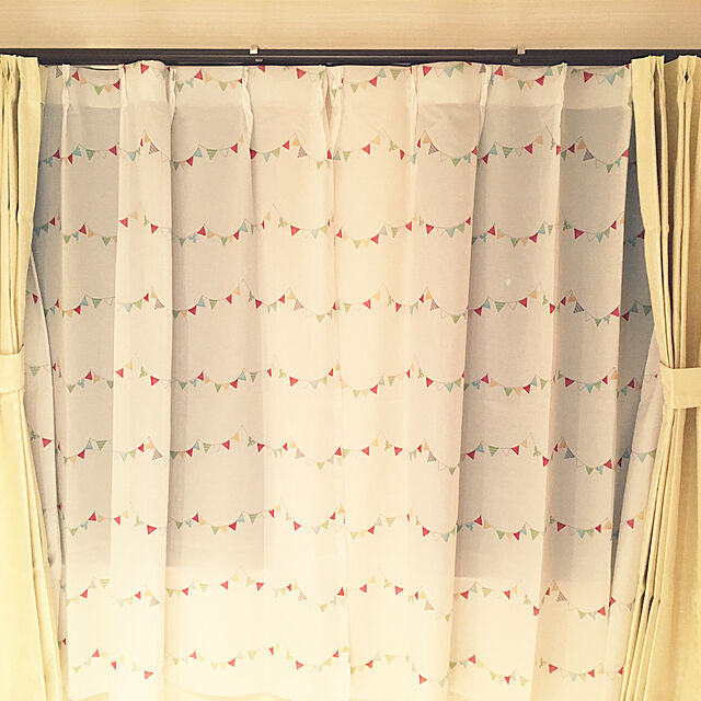 fuwafuwaのニトリ-遮光1級・遮熱・遮音カーテン(ポワン イエロー 100X140X2) の家具・インテリア写真
