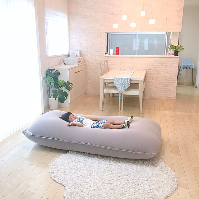 aoao929の-ソファはもちろん椅子やベッドにも。あなたの希望を全て叶える大きいサイズのビーズソファ「Yogibo Max（ヨギボーマックス）」の家具・インテリア写真