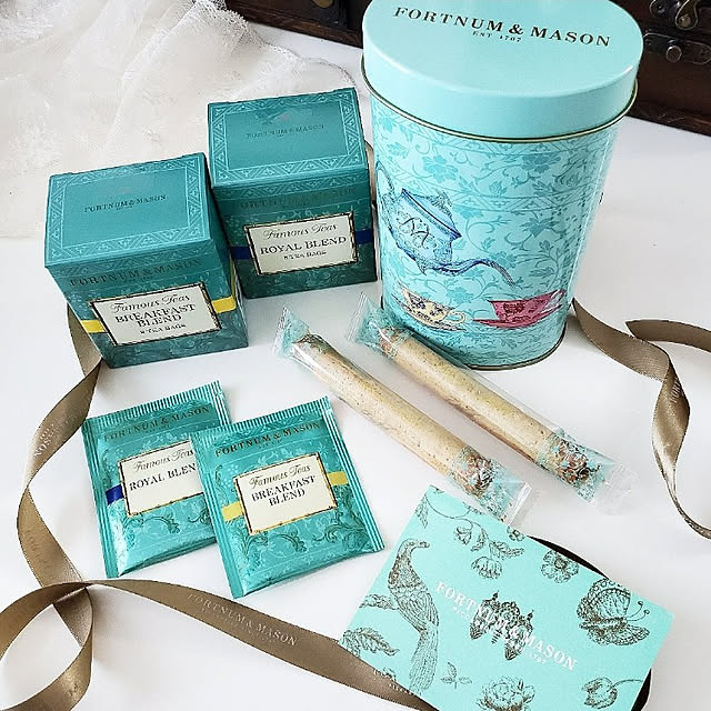 n.aturally_mの-セット商品　フォートナム アンド メイソン FORTNUM AND MASON 紅茶 ティー ティーバッグ 焼菓子詰合せ RCS　+　国産老舗あられ2袋の家具・インテリア写真