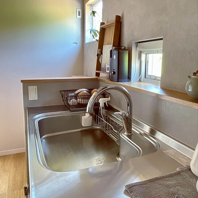 miraiiのSANEI-SANEI シンクのディスペンサー 食器洗剤入れ 浮かす収納 ワンプッシュ ホワイト PW1711-Wの家具・インテリア写真