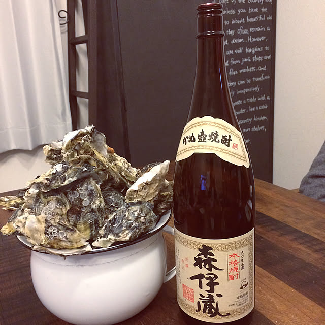 Yuukopeeeの-森伊蔵さつま名産 芋焼酎 25% 1800ml かめ壺焼酎箱なし 焼酎誕生日 プレゼント ギフト 贈りもの お祝い 御祝い 内祝いの家具・インテリア写真