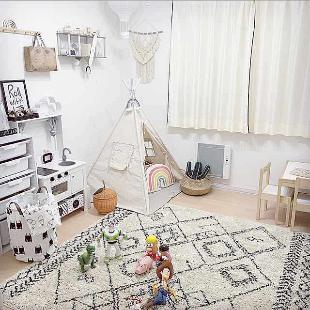 写真付きレビュー 送料無料 ティピテント スージー マット付き 無料ラッピング承ります 子供用テント キッズテント ペットテント 室内テント 秘密基地 インディアンテント 北欧 円錐形テント おしゃれテント ミニテント ティピーテントの通販商品 口コミ情報