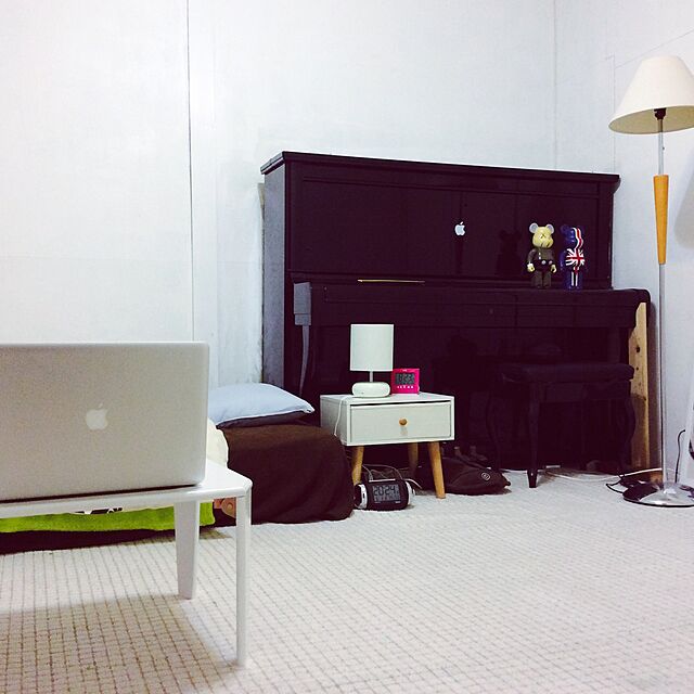 mdのメディコム・トイ-BE@RBRICK ベアブリック SERIES 4 ARTIST KAWSの家具・インテリア写真