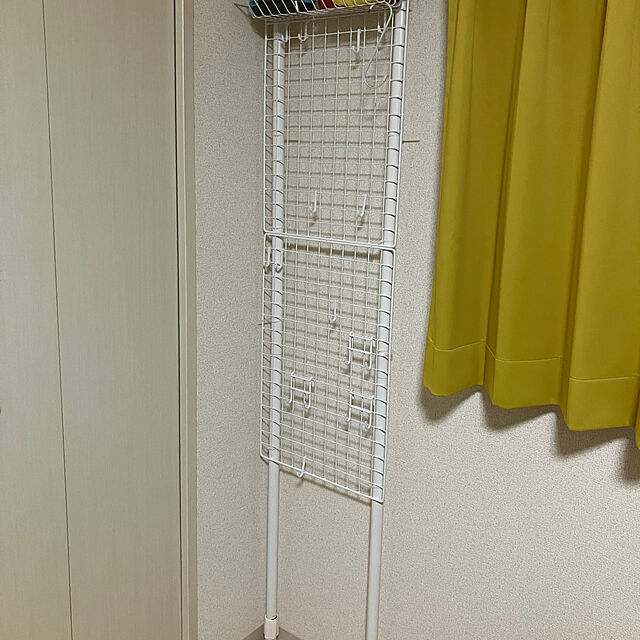 sironedayの-【セキスイ/SEKISUI】場所を取らずに洗濯スペースを確保できる窓枠突っ張り式室内物干しの家具・インテリア写真