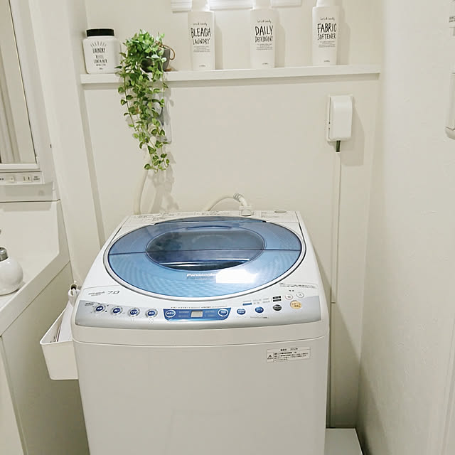 matu-820の-ディスペンサー 詰め替えボトル【あす楽14時まで】フリークランドリーFreak Laundry洗剤ボトル 洗濯用品 容器 スペアボトル 洗剤 白 シンプル 収納 省スペース◇おしゃれ plywoodの家具・インテリア写真