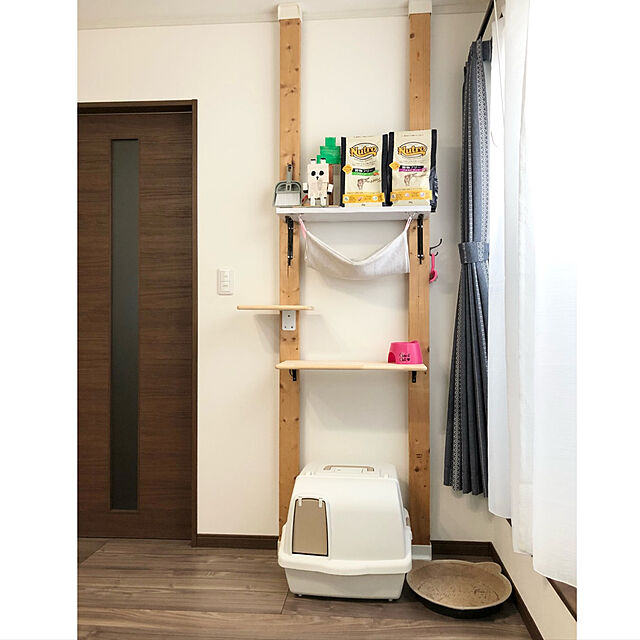 chacoのアイリスオーヤマ(IRIS OHYAMA)-アイリスオーヤマ 猫用トイレ本体 散らかりにくいネコトイレ (スコップ付き フルカバー) ホワイト 大型の家具・インテリア写真