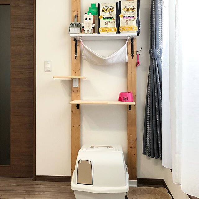 chacoのアイリスオーヤマ(IRIS OHYAMA)-アイリスオーヤマ 猫用トイレ本体 散らかりにくいネコトイレ (スコップ付き フルカバー) ホワイト 大型の家具・インテリア写真