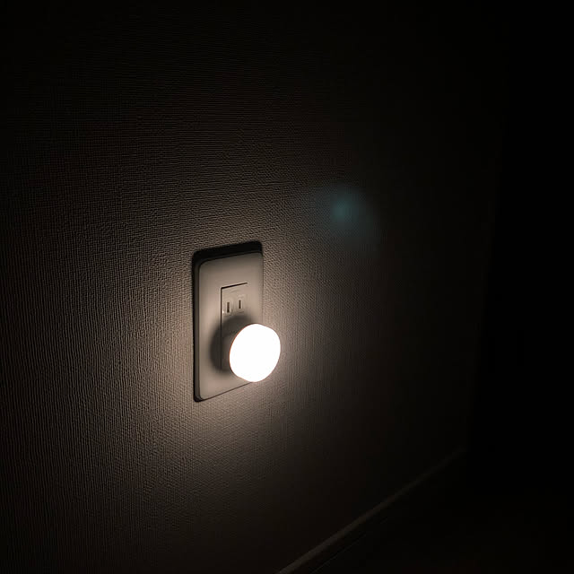 miwa_s0404のイケア-【あす楽】IKEA イケア LEDナイトライト センサー式 ホワイト 白 2ピース z10350125 MORKRAADD モルクレッド インテリア 照明器具 フットライト 足元ライト おしゃれ シンプル 北欧 かわいい リビングの家具・インテリア写真