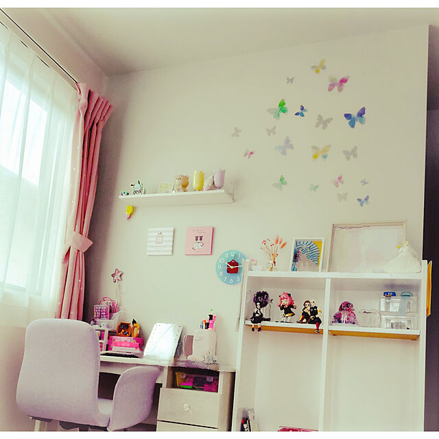 minaのニトリ-学習イス( FR23 PU 肘付き) の家具・インテリア写真