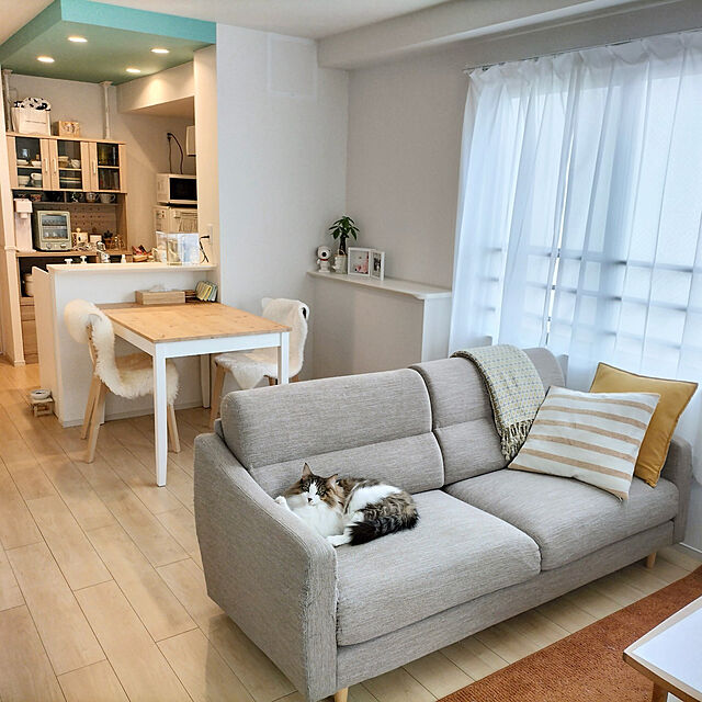MichelinAyakaのニトリ-3人用布張りソファ(NポケットA4R DR-BE/脚LBR) の家具・インテリア写真