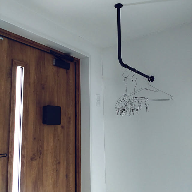 写真付きレビュー マグネットキーフック2段 タワー 山崎実業 Tower キーフック マグネット 壁掛け 玄関収納 マグネット収納 キーボックス おしゃれ 浮かせる収納 鍵 カギ 玄関 収納ボックス 磁石 印鑑 ハンコ 判子 ドア 玄関ドア 玄関扉 タワーシリーズ ブラック