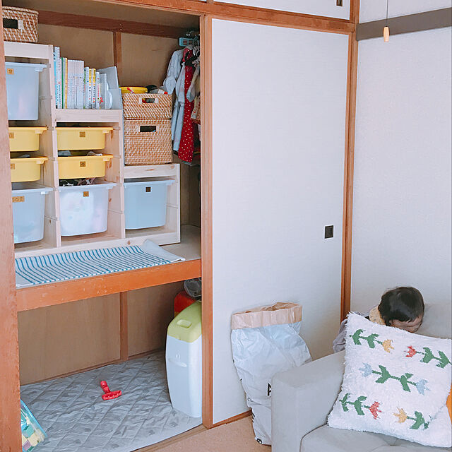 mari727のイケア-[IKEA/イケア/通販]TROFAST トロファスト 収納ボックス, イエロー【北欧デザインの見せるおもちゃ箱。子供部屋に最適なおしゃれ収納ラック】[C](d)(10308004)の家具・インテリア写真