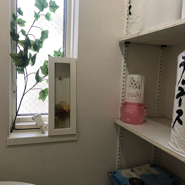 YMZKの小林製薬-お部屋の消臭元 シトラスパルファム ピンクグレープフルーツ＆ベルガモット 400mLの家具・インテリア写真