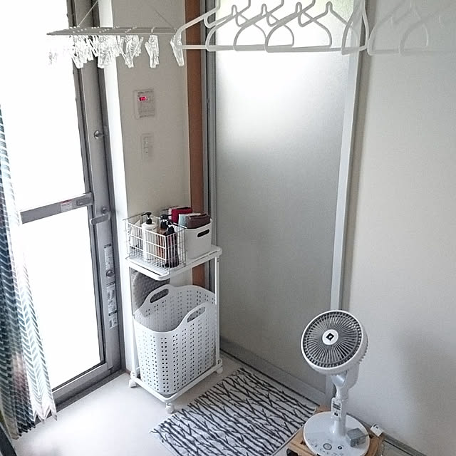 yukoのシャープ-シャープ プラズマクラスター扇風機 空気浄化・消臭 3Dターン コンパクトタイプ リモコン付き ホワイト PJ-G2DS-Wの家具・インテリア写真
