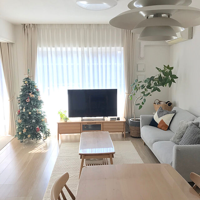 risaの-【おしゃれ・高級感】 クリスマスツリー リアル スリム 単品 おしゃれ 北欧 150cmヨーロピアンブルースプルースツリースリム もみの木 クリスマス木 Instagram 人気の家具・インテリア写真