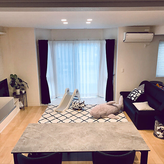 comonaのサカベ-アニマルスツール　ウシ om01 ブラウン ホワイトの家具・インテリア写真