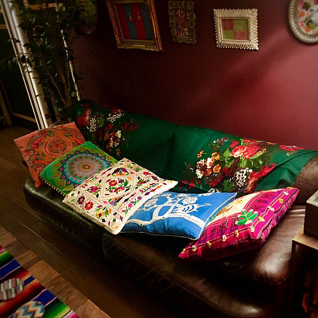 mgyのインテリアバザール-カラフル刺繍 クッションカバー 40x40 cm ピンクの家具・インテリア写真