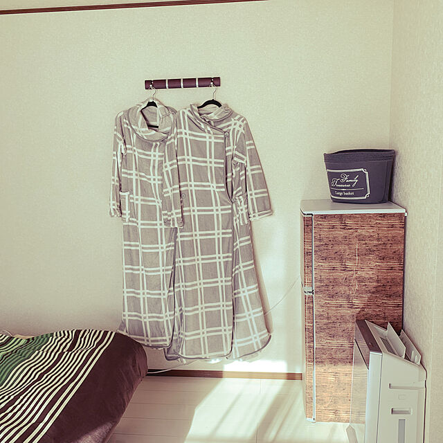 akipuのニトリ-着る毛布(H アシポケツキ GY M) の家具・インテリア写真