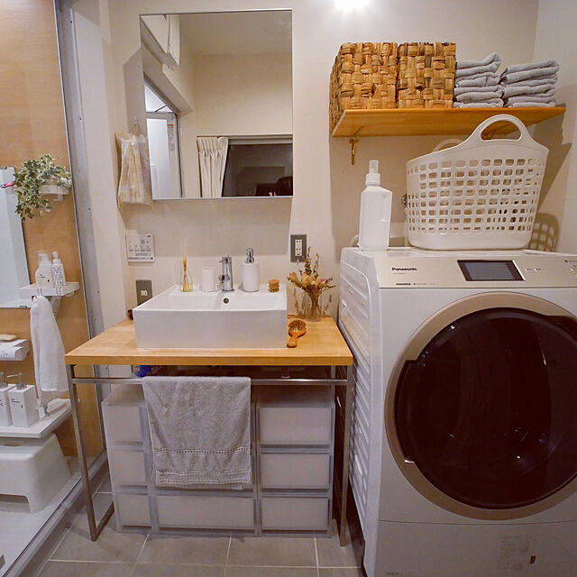 puchiのパナソニック-クレーン搬入費半額セール東京23区限定配送条件付きで処分無料パナソニック11kg左開きドラム式洗濯乾燥機 NA-VX9900L-W クリスタルホワイトの家具・インテリア写真