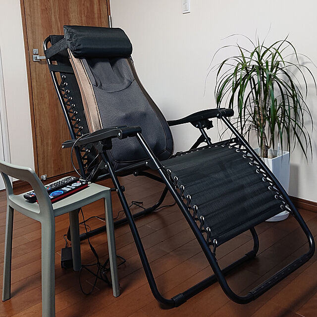 KID_AのAmazonベーシック(Amazon Basics)-Amazonベーシック 椅子 キャンプ アウトドア 折りたたみ ゼログラビティーチェア 幅66cm x 奥行104-165cm x 高さ76-110cm ブラックの家具・インテリア写真
