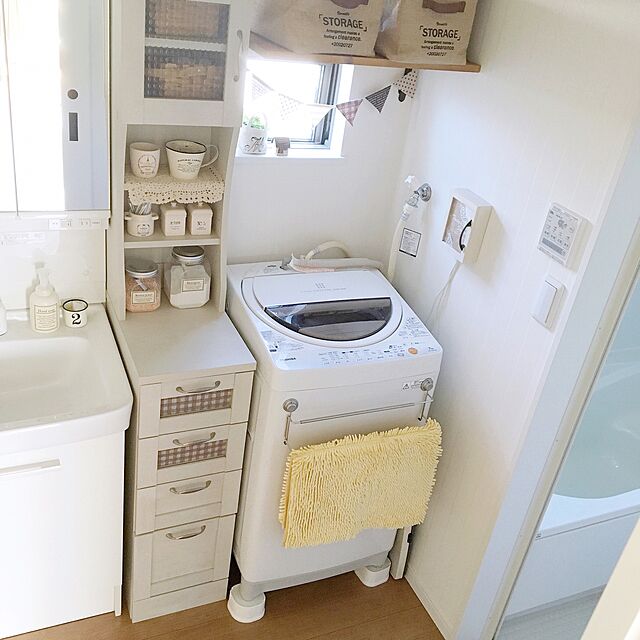 makochi.mの因幡電機産業-ふんばるマン OP-SG600（4ヶ入り）洗濯機用防振かさ上げ台　スペース確保！ ホースOK！ おそうじOK！洗濯機の下側に排水口がくる場合でも排水ホースのスペースが確保できます。の家具・インテリア写真