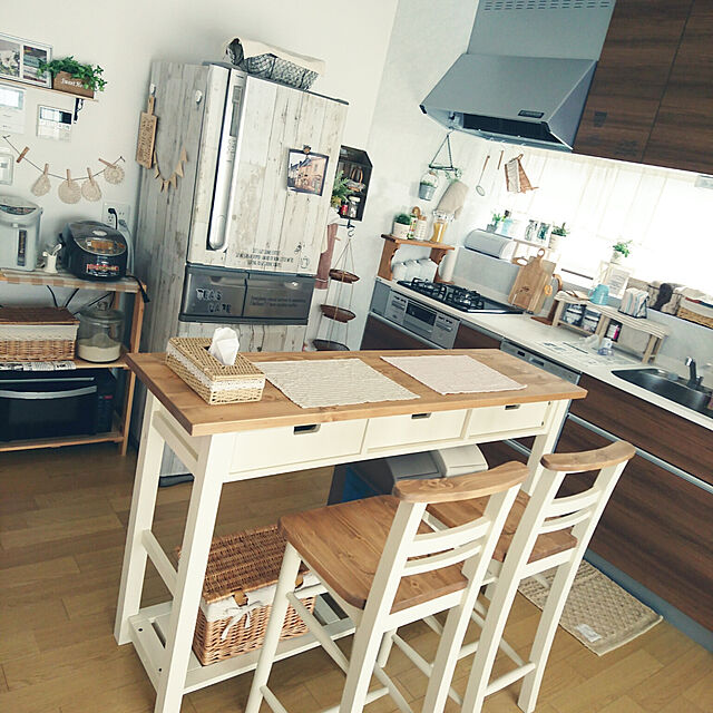 hiromi.Oの-カウンターテーブル(高さ90cm)。カントリーなテーブル / カウンターチェア / セット販売も可 / パイン無垢材のリコリス[送料無料]の家具・インテリア写真