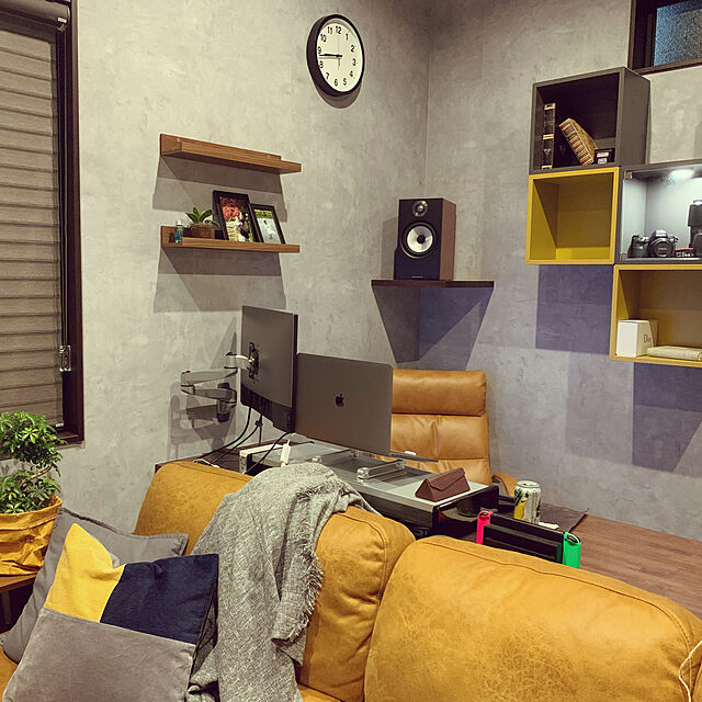 NBA_Luiの関家具-レザーポケットコイルチェア ハイタイプの家具・インテリア写真