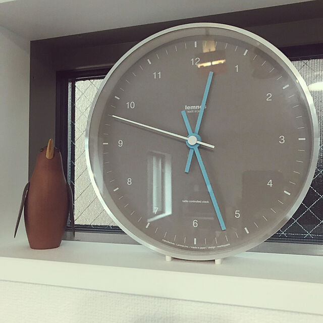 ame.の-電波時計/壁掛け時計 レムノス Lemnos MIZUIRO 壁掛け ミズイロ 電波 時計 掛時計 かけ時計 置き時計 兼用 クロック おしゃれ 北欧 アルミ デザイン シンプル LC07-06 日本製の家具・インテリア写真