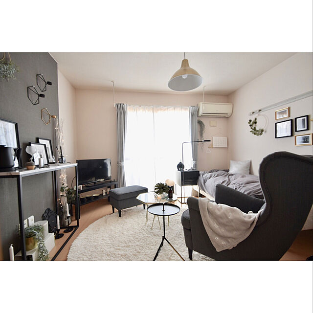 Maiのroomfitters-Roomfitters 大理石のプリントコンソールソファーテーブル、ホワイトトップとブラックフィニッシュの家具・インテリア写真
