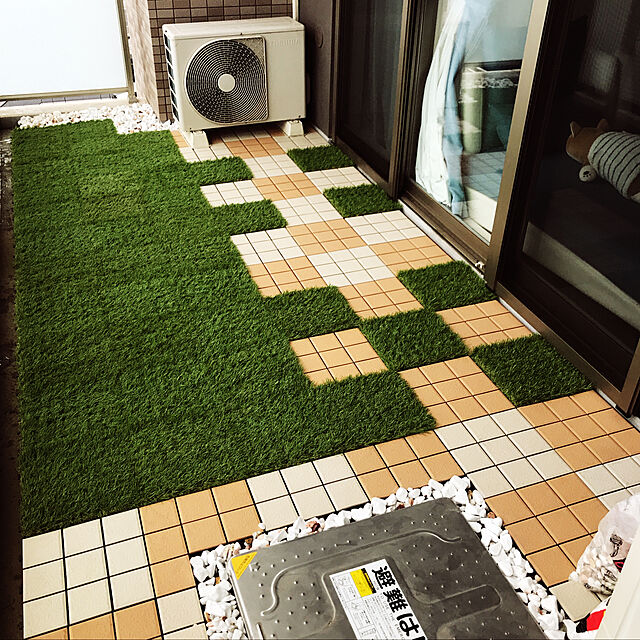 hiroのニトリ-軽くて水はけの良いリアル人工芝 クアトロターフ 芝長35ｍｍタイプ(100x100cm) の家具・インテリア写真
