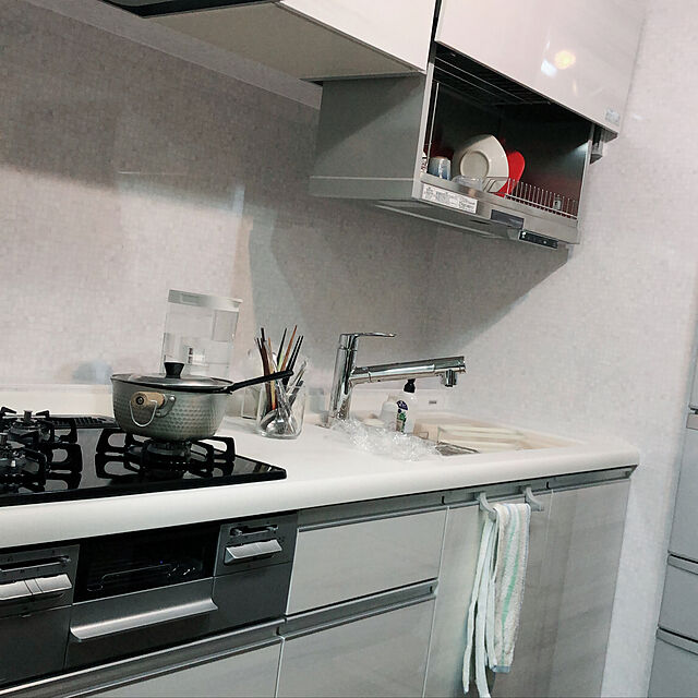 e5capeの-クリナップ ラクエラ シンシアシリーズ 壁付I型 間口2550mm スライド収納 吊り戸棚 システムキッチンの家具・インテリア写真