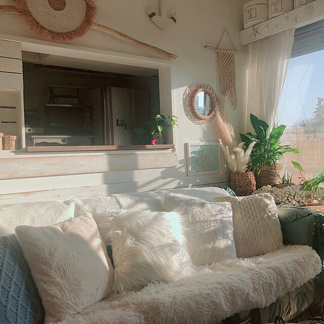 Megumiの3C Collection-クッションカバー ロングファー フェイクファー ホワイト 45×45cm 正方形 ファークッションカバー ボリューミー ふわふわ もこもこ おしゃれ 可愛いの家具・インテリア写真