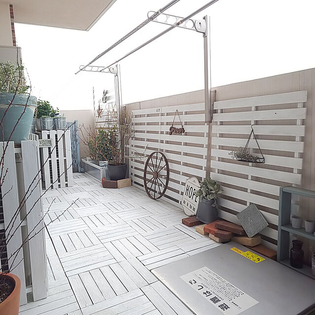 flannel.の-ガーデンデコホイール　車輪M型（AIH01-M50）〜アイアン製 アンティーク風 錆びた感じのタイヤスタンド〜の家具・インテリア写真