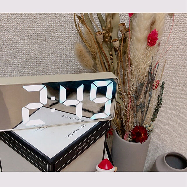 MOZURIKOの-【P10倍】【BRUNO 公式】ブルーノ BRUNO LEDミラークロック 置き時計 静か 音 温度計 小さい リモート スタンディング 目覚まし アラーム 鏡 かがみ おしゃれ シンプル ギフト プレゼント 祝いメッセージカード 対応の家具・インテリア写真