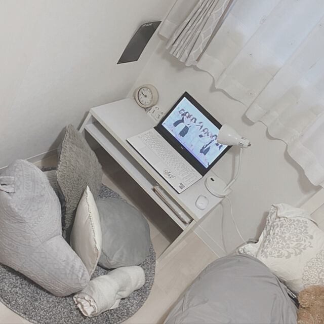 miicha9755のニトリ-モチモチクッション(N60R GY) の家具・インテリア写真