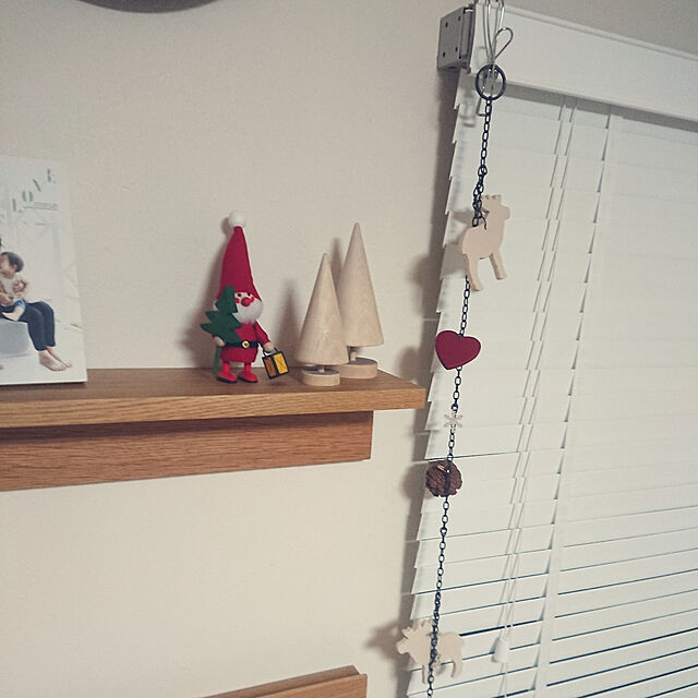 timeleepの-NORDIKA nisse ノルディカ ニッセ クリスマス 木製人形（ツリーを持ったサンタ／レッド／NRD120078) 【北欧雑貨】の家具・インテリア写真