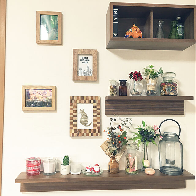 kei_hanaの無印良品-壁に付けられるフレーム・はがきサイズ用・オーク材の家具・インテリア写真